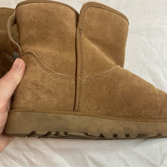 Ugg Classic Mini Boot Size 8 Tan Sheepskin - Picture 6 of 13